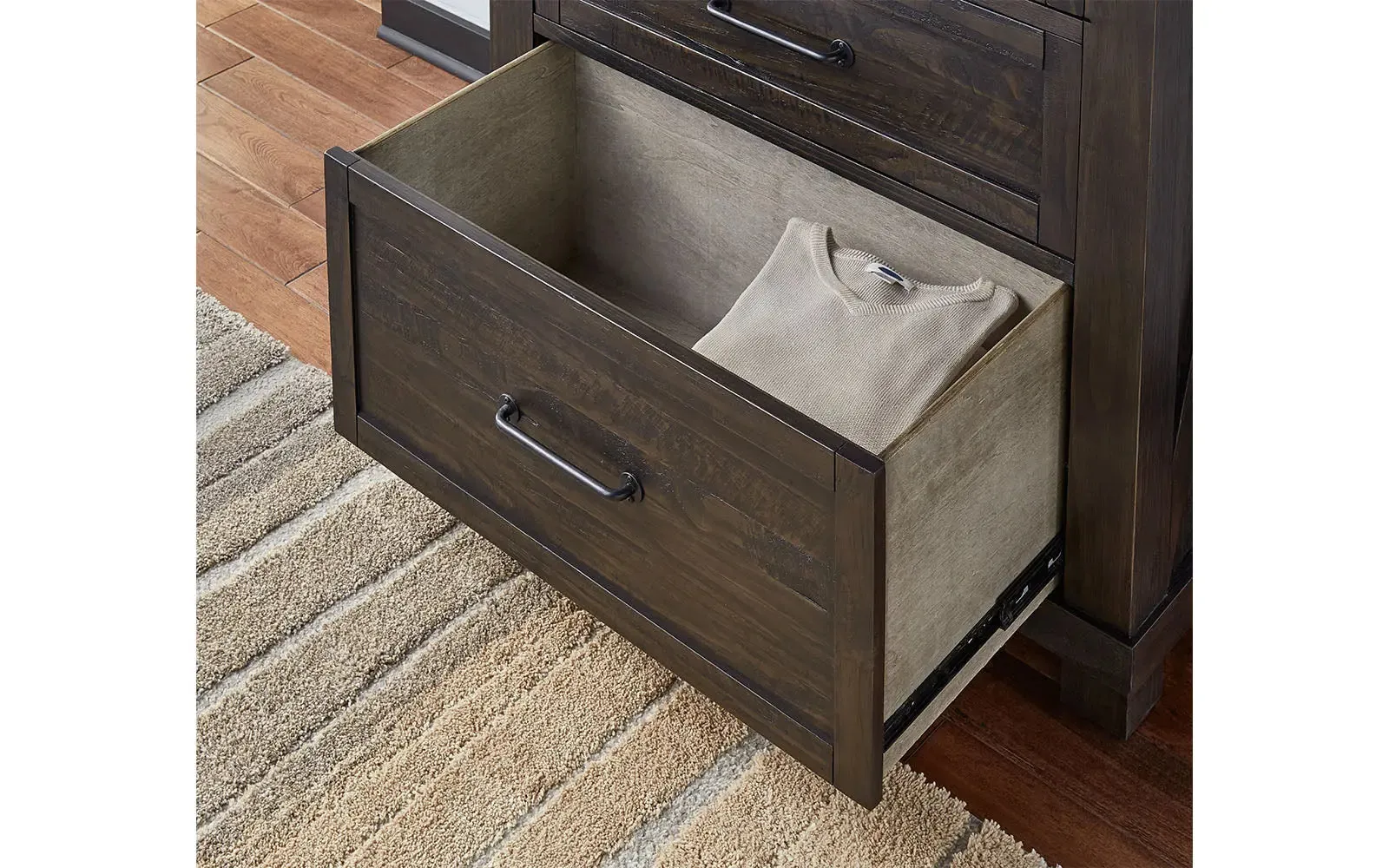 Sun Valley Chest