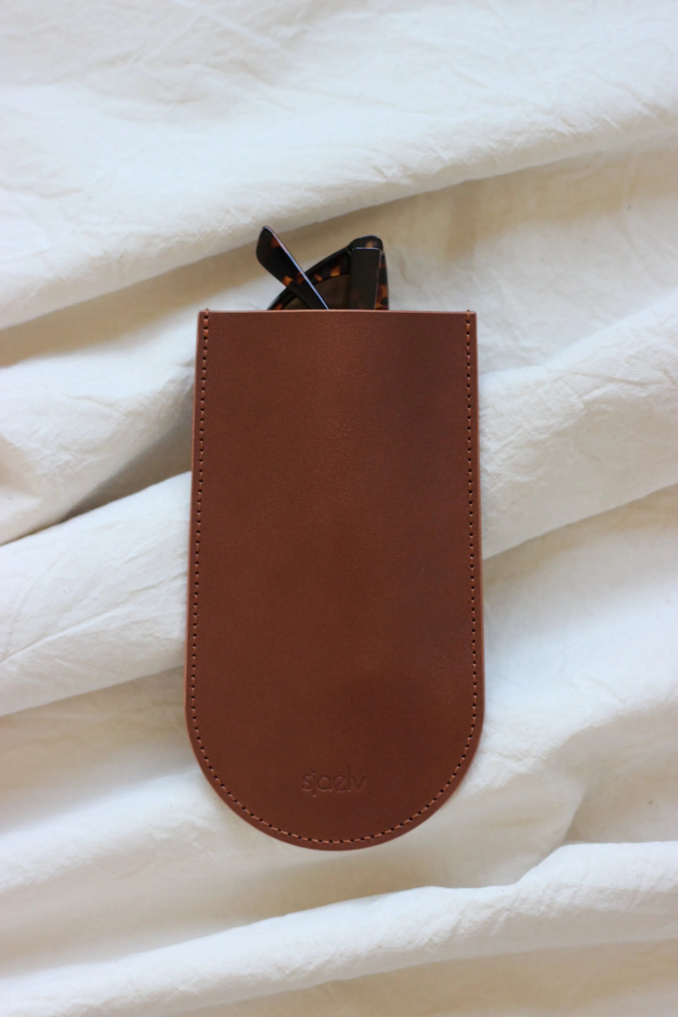 Sunglasses case brown